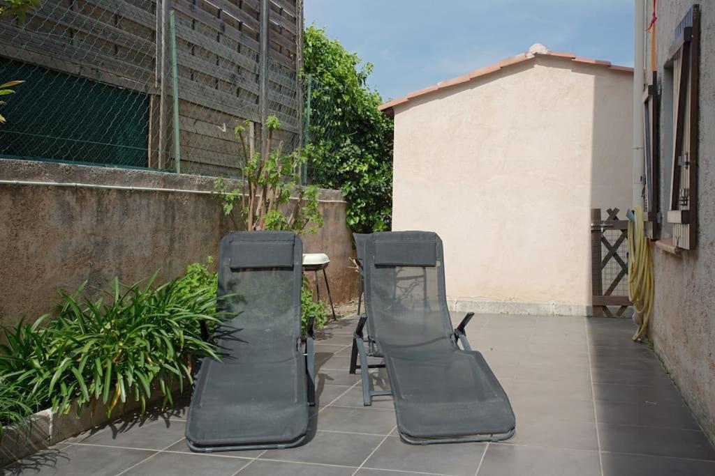 Appartement En Rez De Jardin Et Terrasse Ds Villa Hyeres Exterior photo